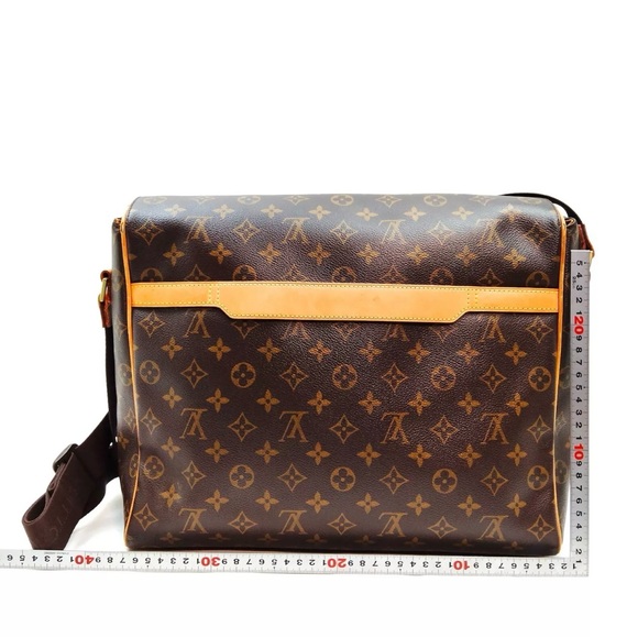 Louis Vuitton Abbesses Messenger Bag - Picture 2 of 9